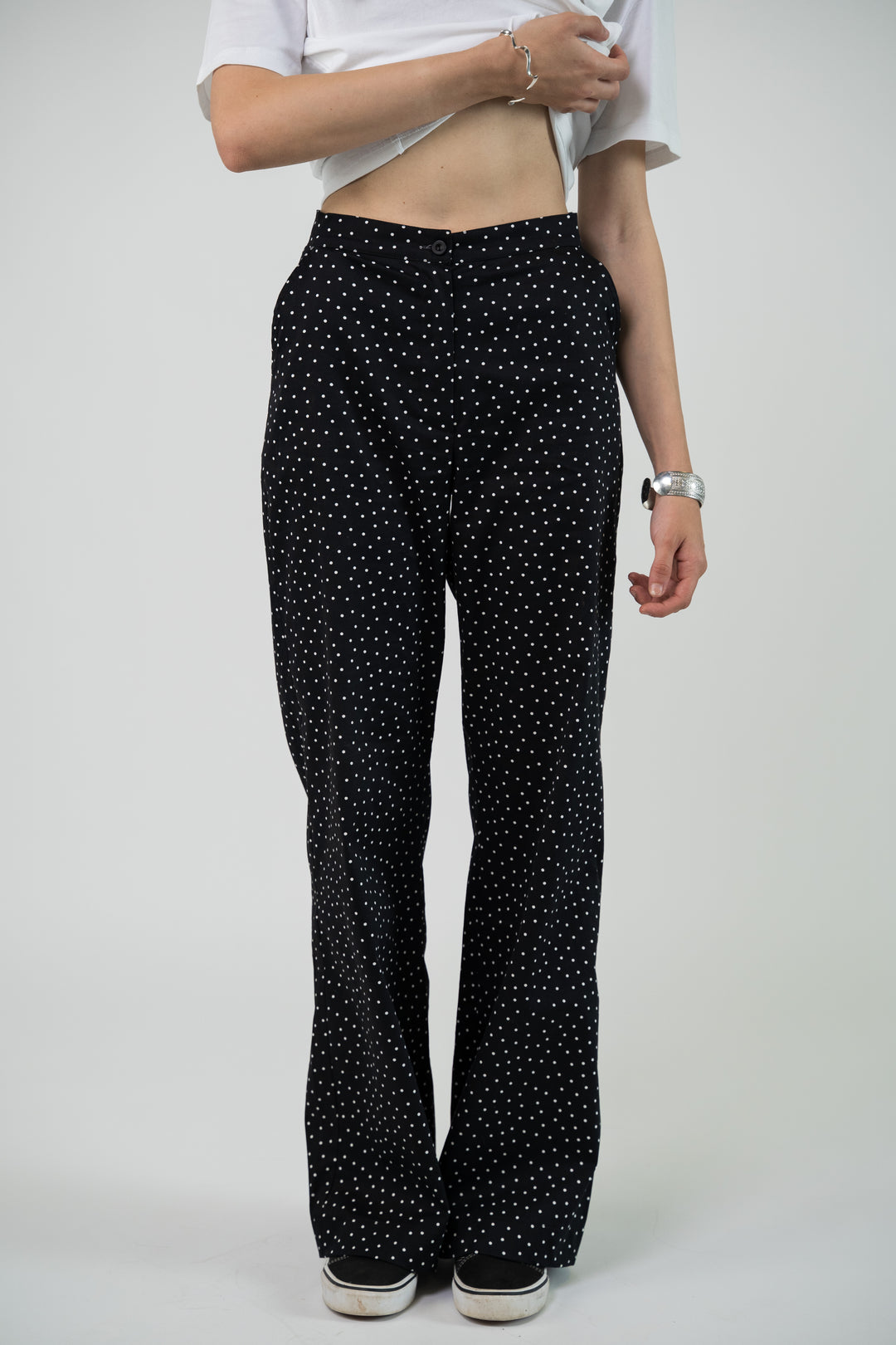 Pantalon noir a petits pois