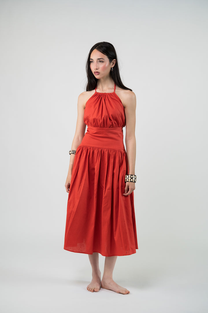 Robe midi dos nu à fronces