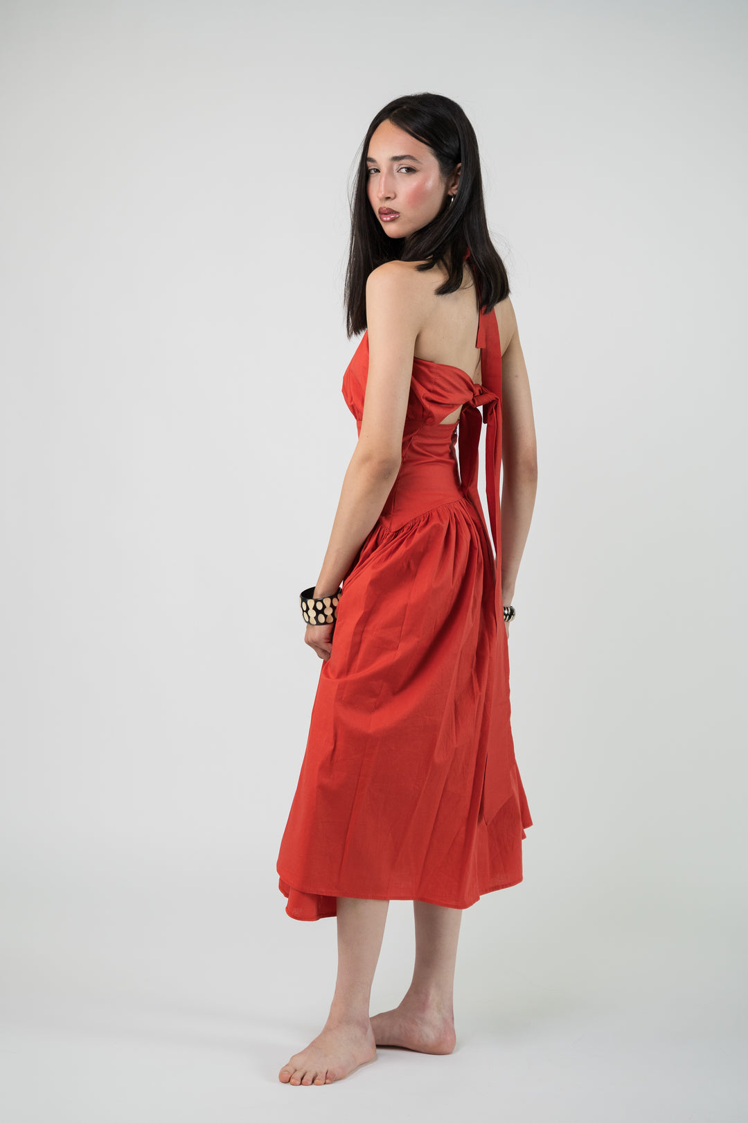 Robe midi dos nu à fronces