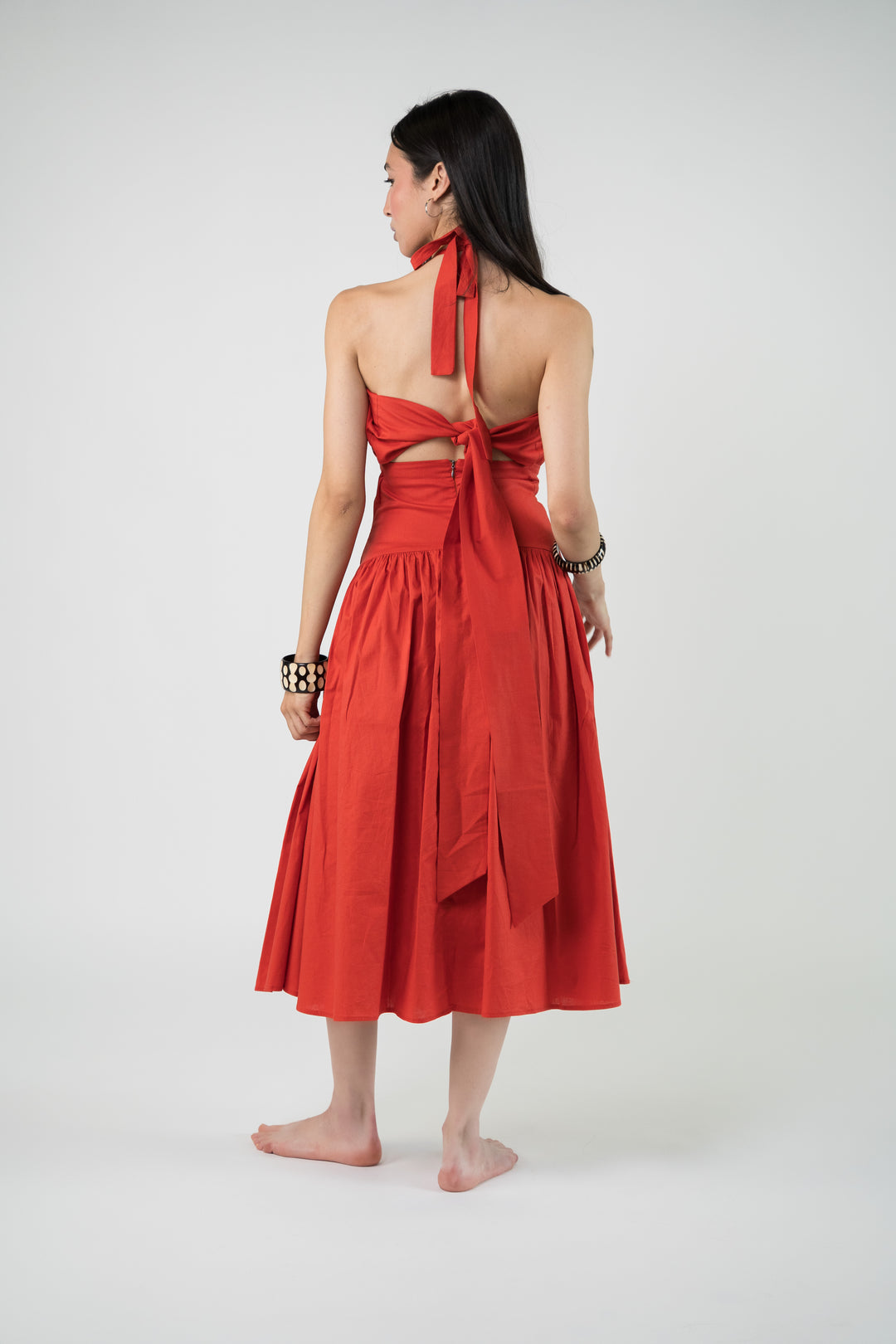 Robe midi dos nu à fronces